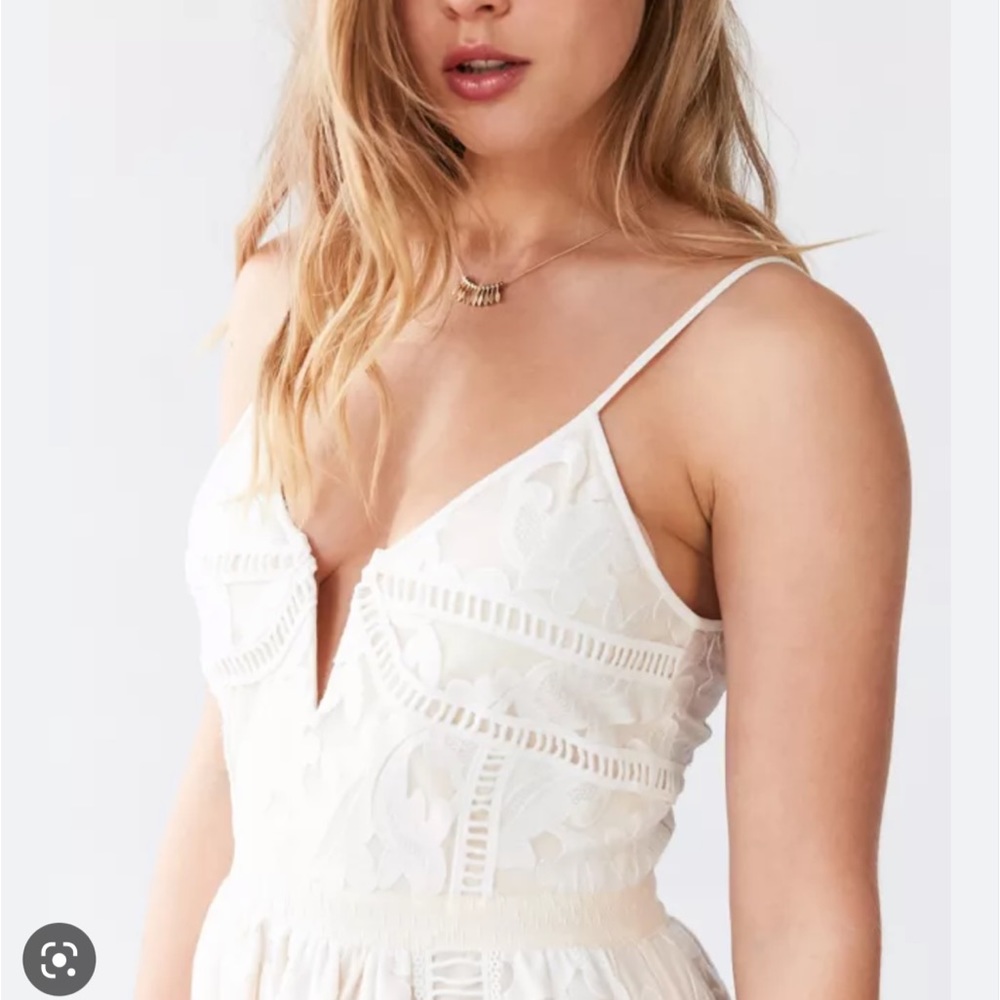 Saylor Phoebe Floral Lace Midi Dress purchased from Urban Outfitters - Picture 7 of 10